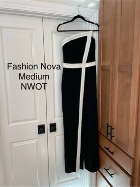 Fashion Nova Black One-Shoulder Maxi Dress with White Trim